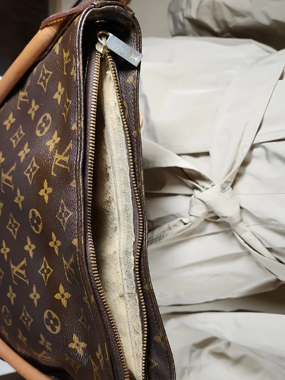 Vintage Louis Vuitton Looping Monogram GM